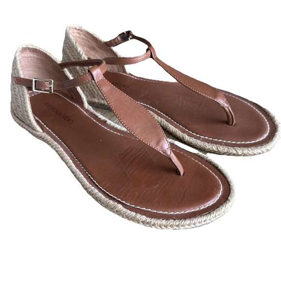 Bernardo Women's Matrix2 Thong Sandal Leather Brown Flat Size 9 Festival Boho - Picture 1 of 11
